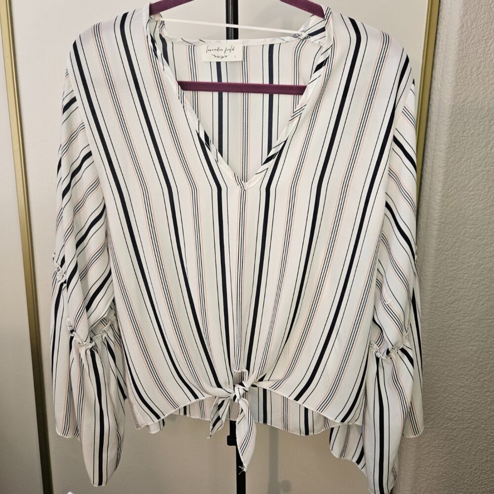 Anthropologie Lavendar Field Tie Front Bell Sleeve Top/Size XL